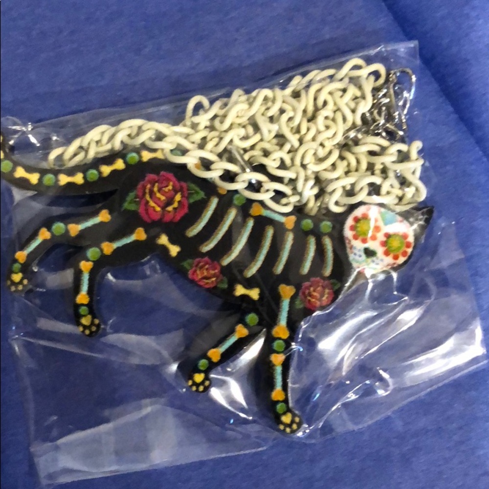 Halloween Spooky Skeleton Cat Bones Necklace - Picture 3 of 4
